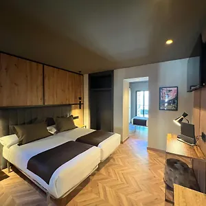 Paris Encamp